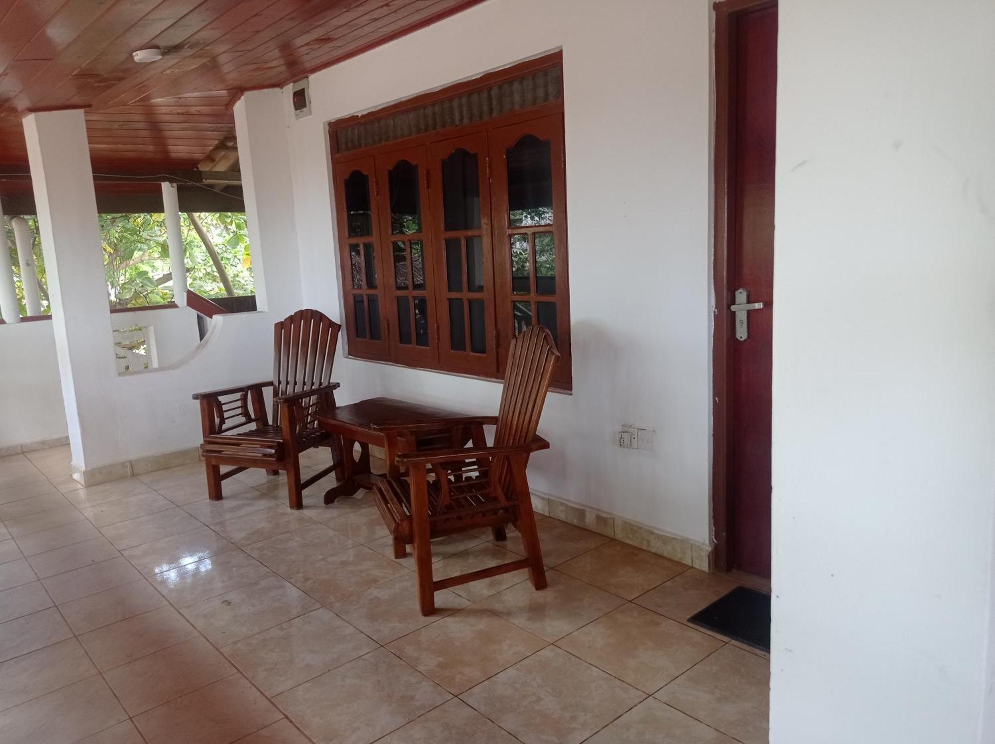 Silver Beach Hotel Trincomalee Eksteriør billede