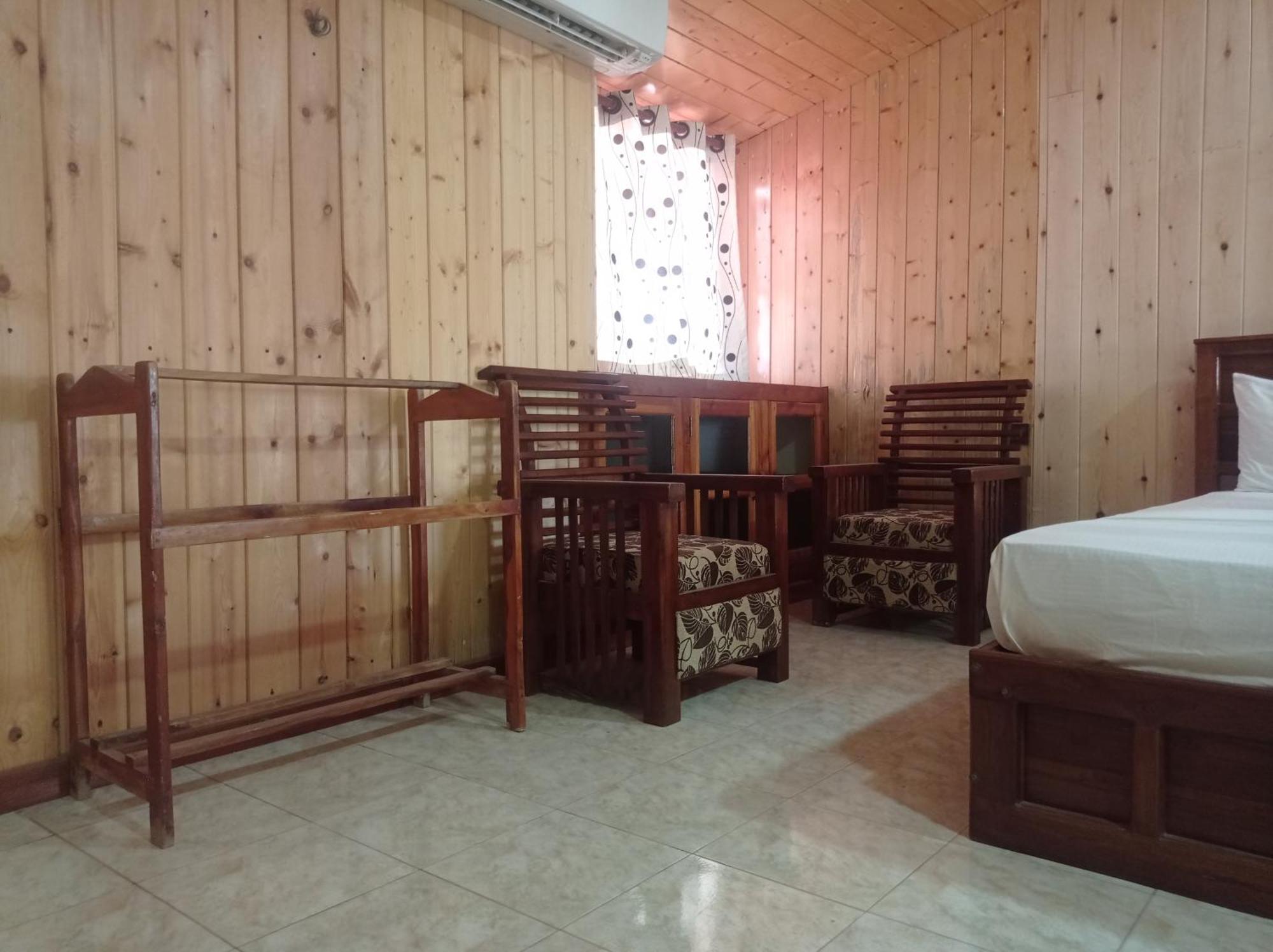 Silver Beach Hotel Trincomalee Eksteriør billede