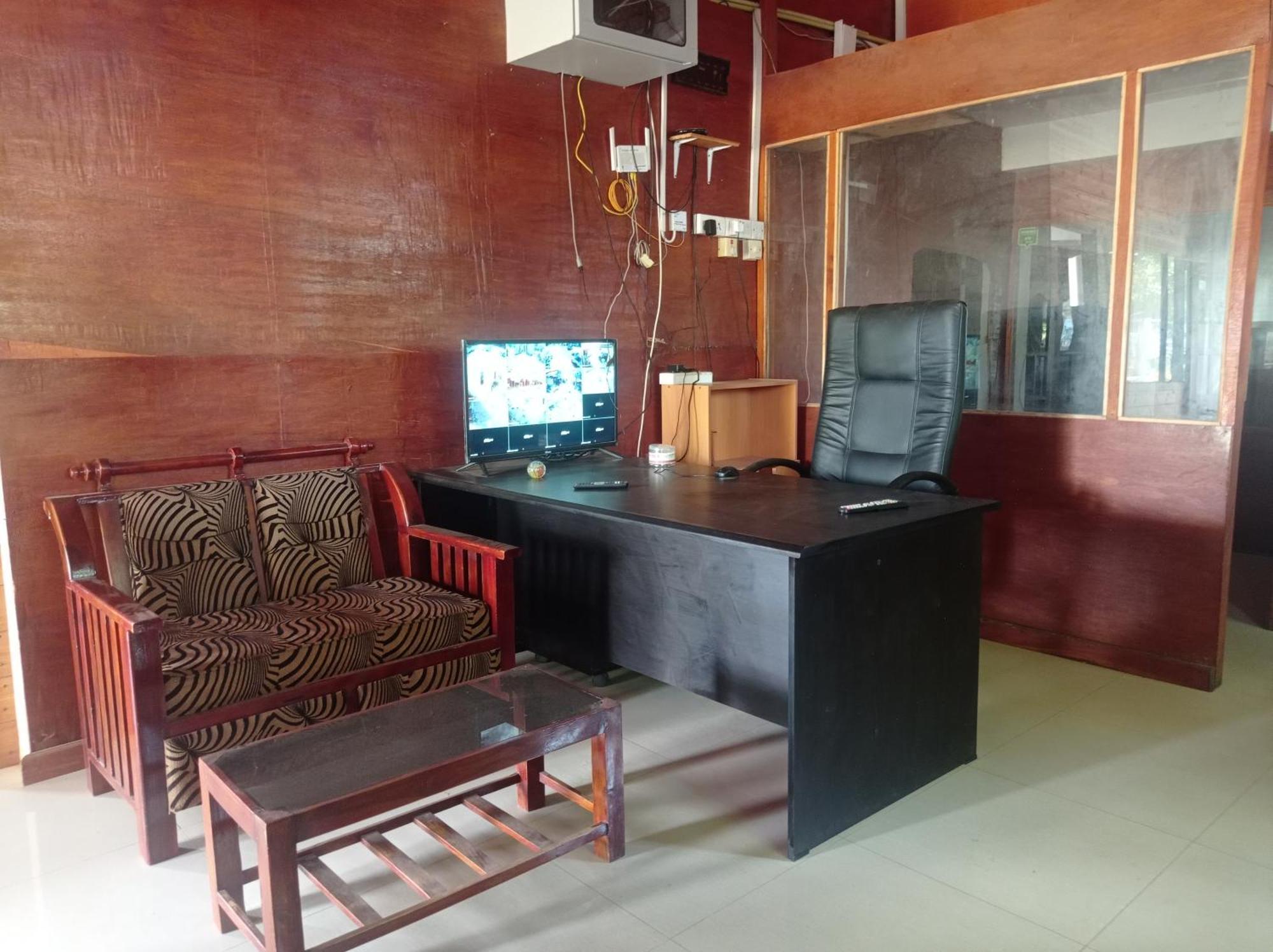 Silver Beach Hotel Trincomalee Eksteriør billede
