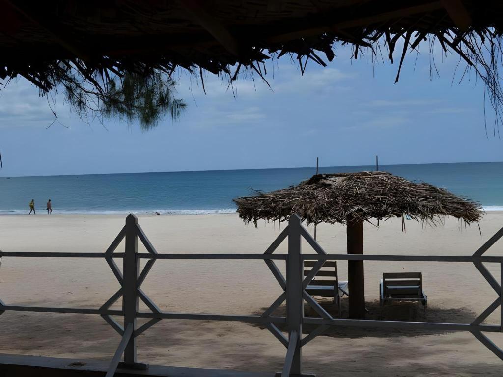 Silver Beach Hotel Trincomalee Eksteriør billede