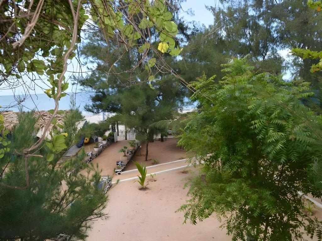 Silver Beach Hotel Trincomalee Eksteriør billede