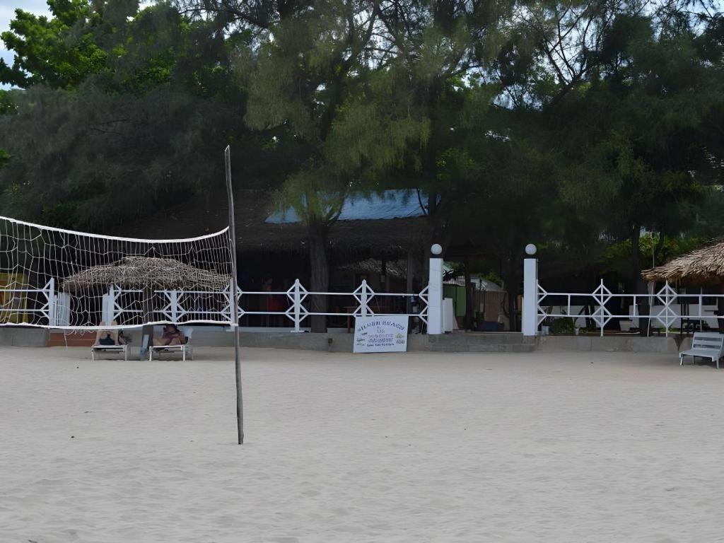 Silver Beach Hotel Trincomalee Eksteriør billede
