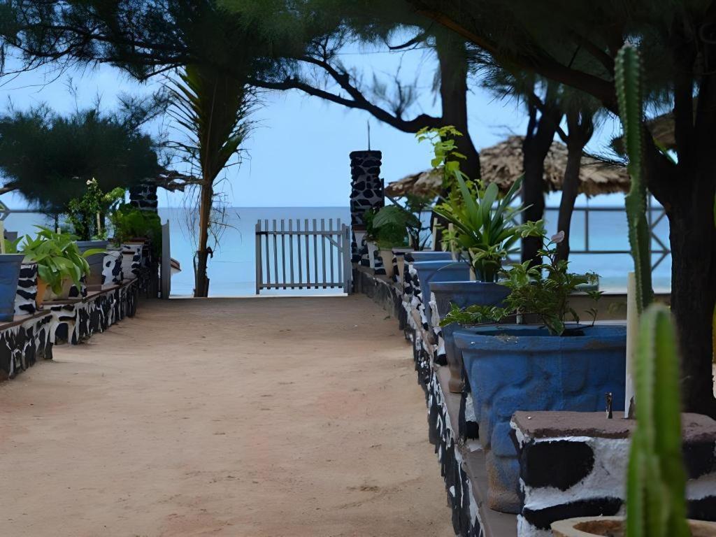 Silver Beach Hotel Trincomalee Eksteriør billede