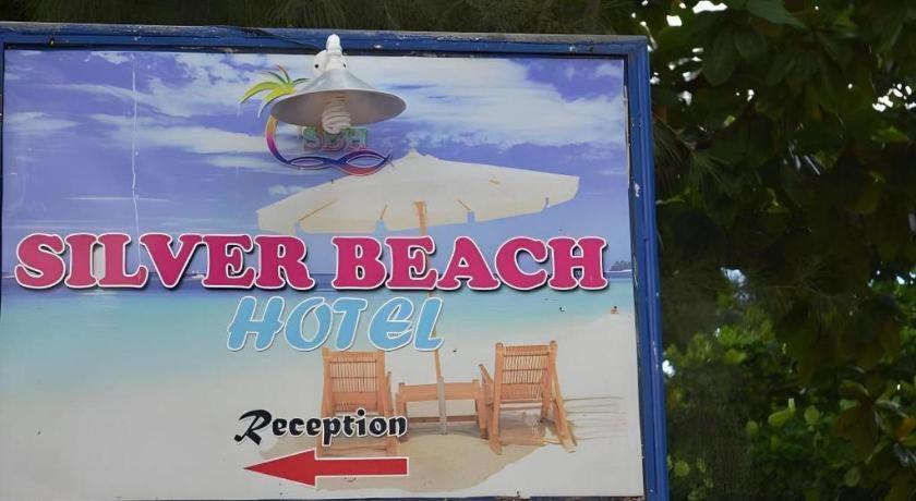 Silver Beach Hotel Trincomalee Eksteriør billede