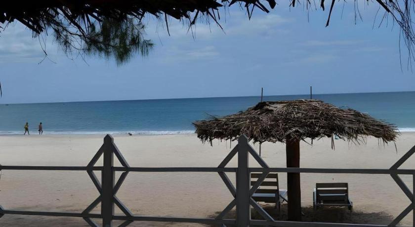 Silver Beach Hotel Trincomalee Eksteriør billede