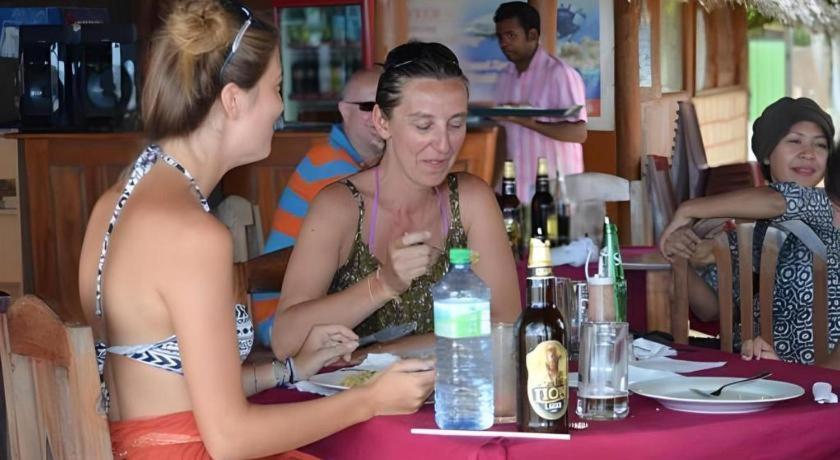 Silver Beach Hotel Trincomalee Eksteriør billede