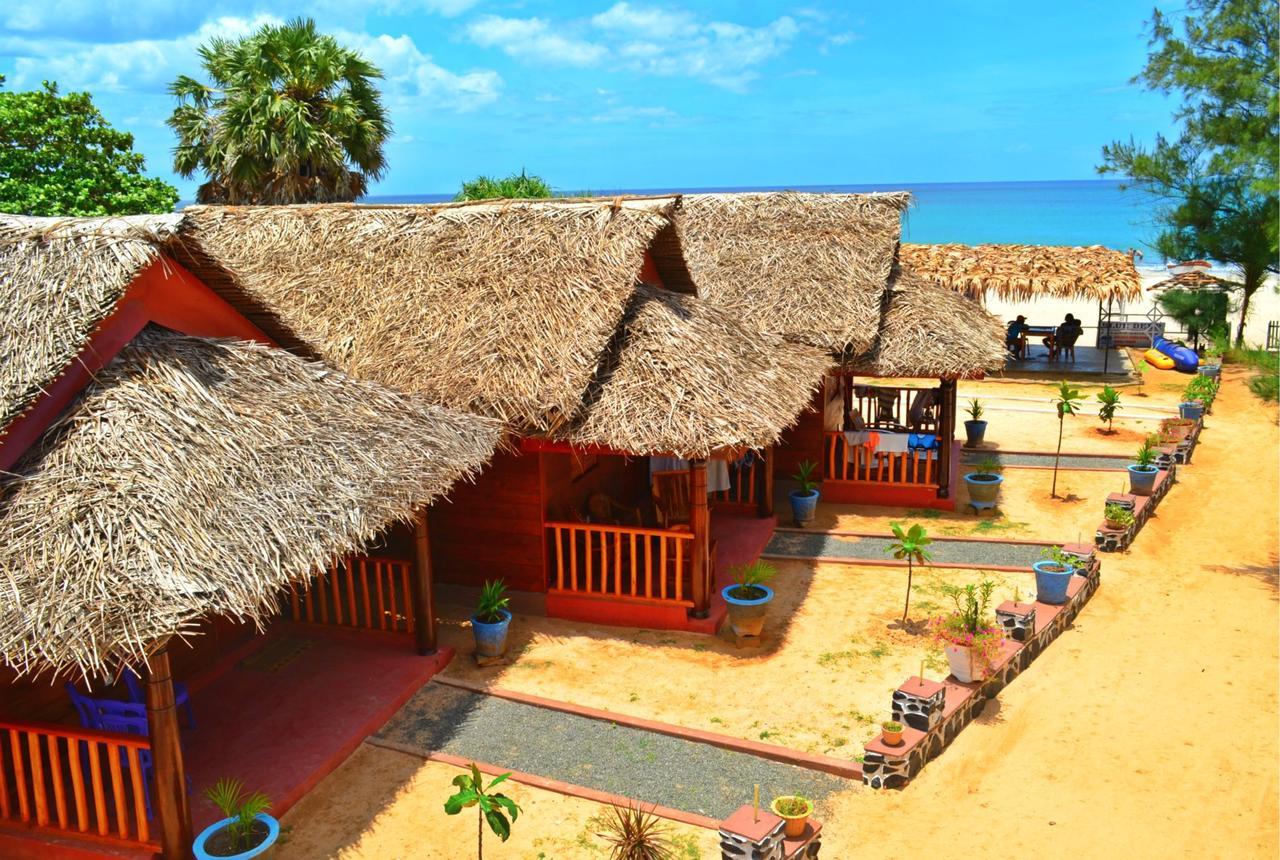 Silver Beach Hotel Trincomalee Eksteriør billede